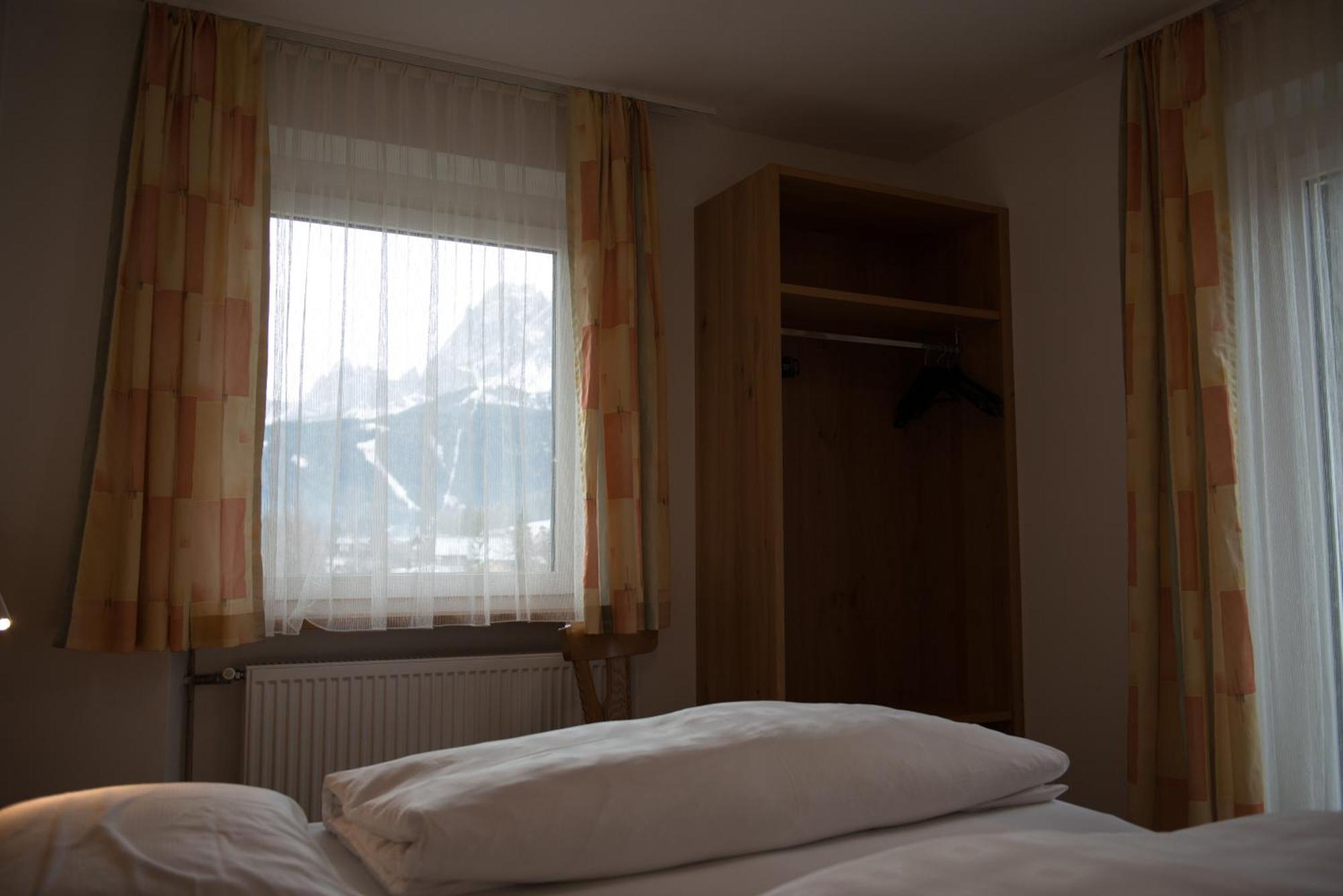 Garni Hofer Aparthotel Sexten Exterior photo