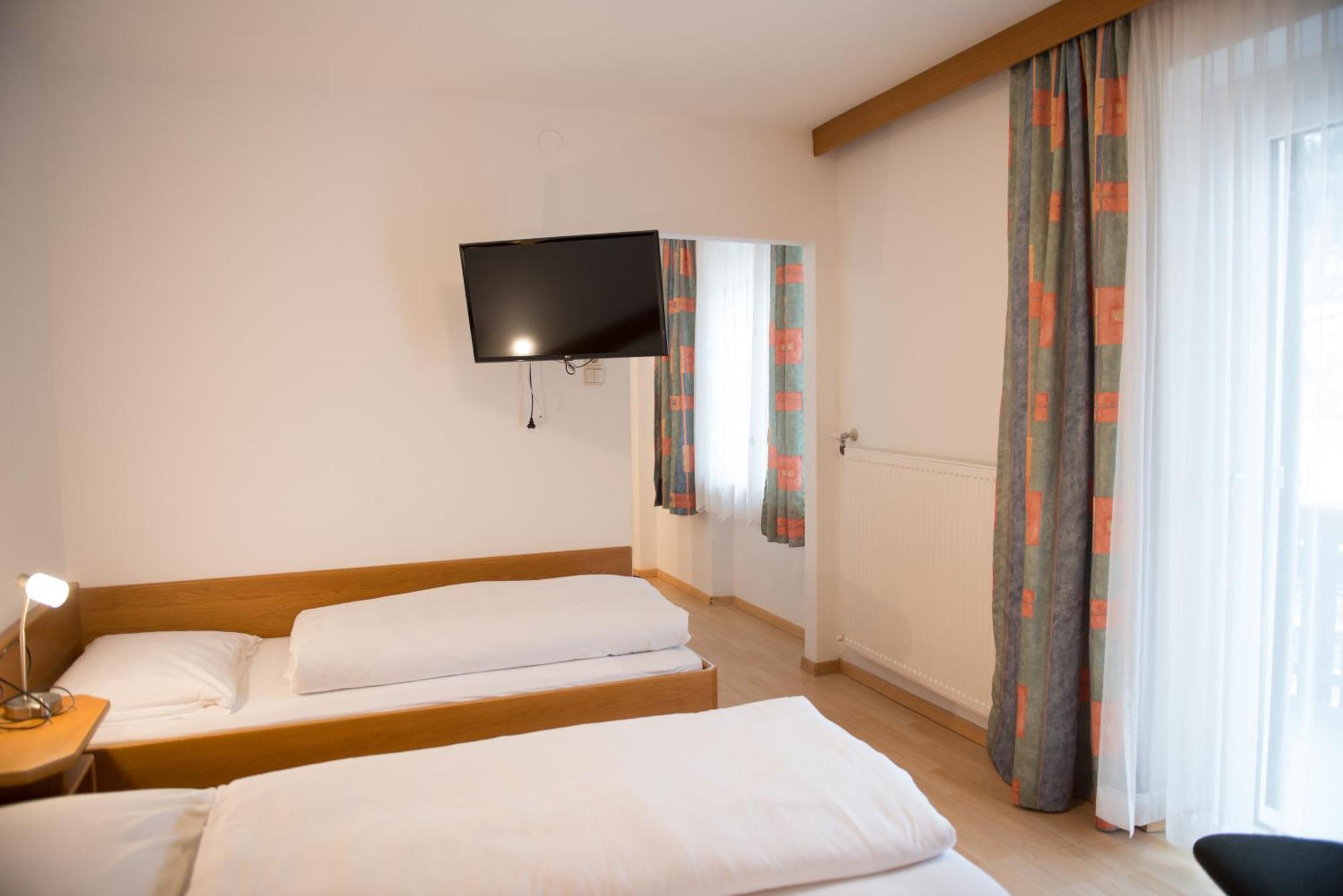 Garni Hofer Aparthotel Sexten Exterior photo