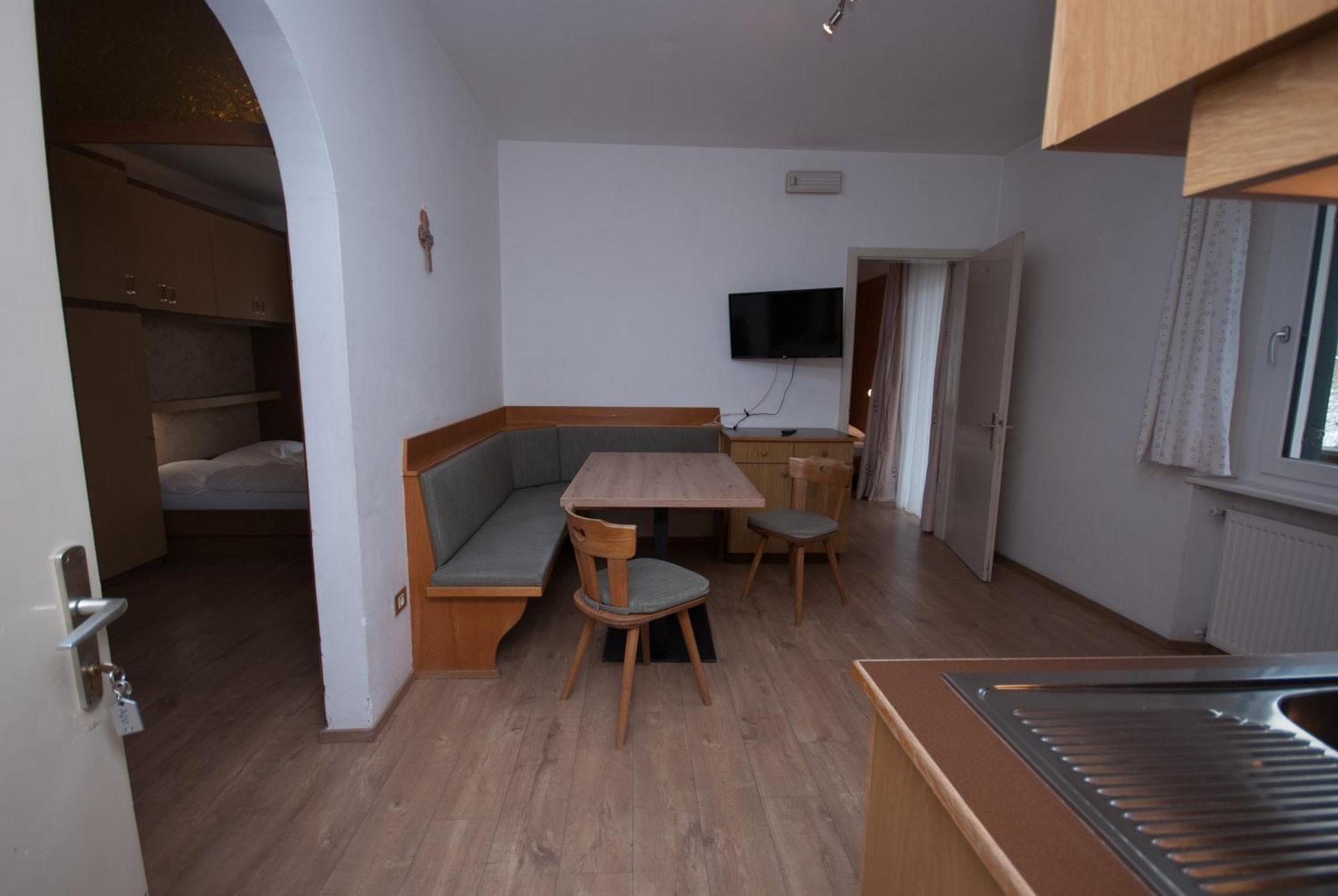 Garni Hofer Aparthotel Sexten Exterior photo