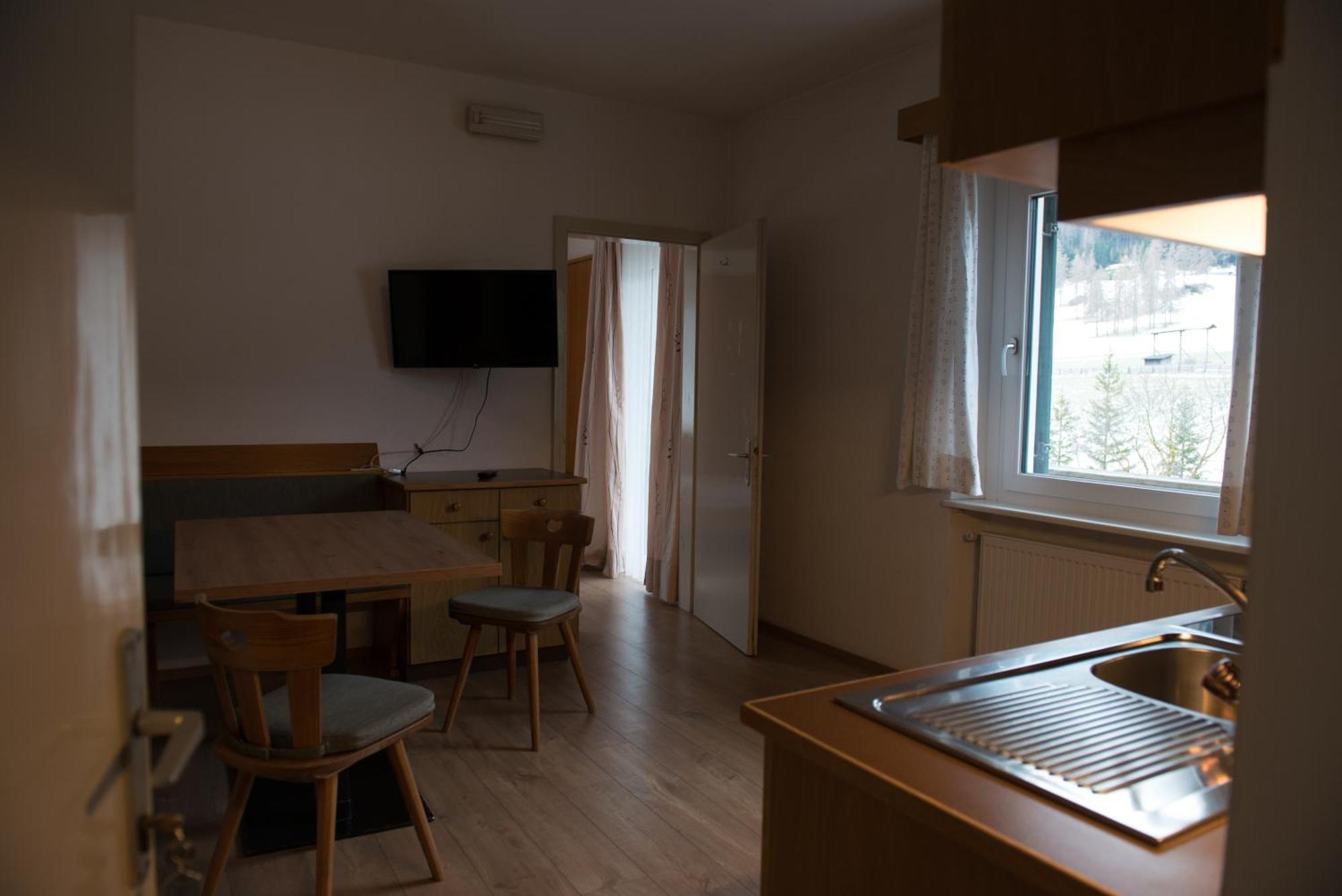 Garni Hofer Aparthotel Sexten Exterior photo