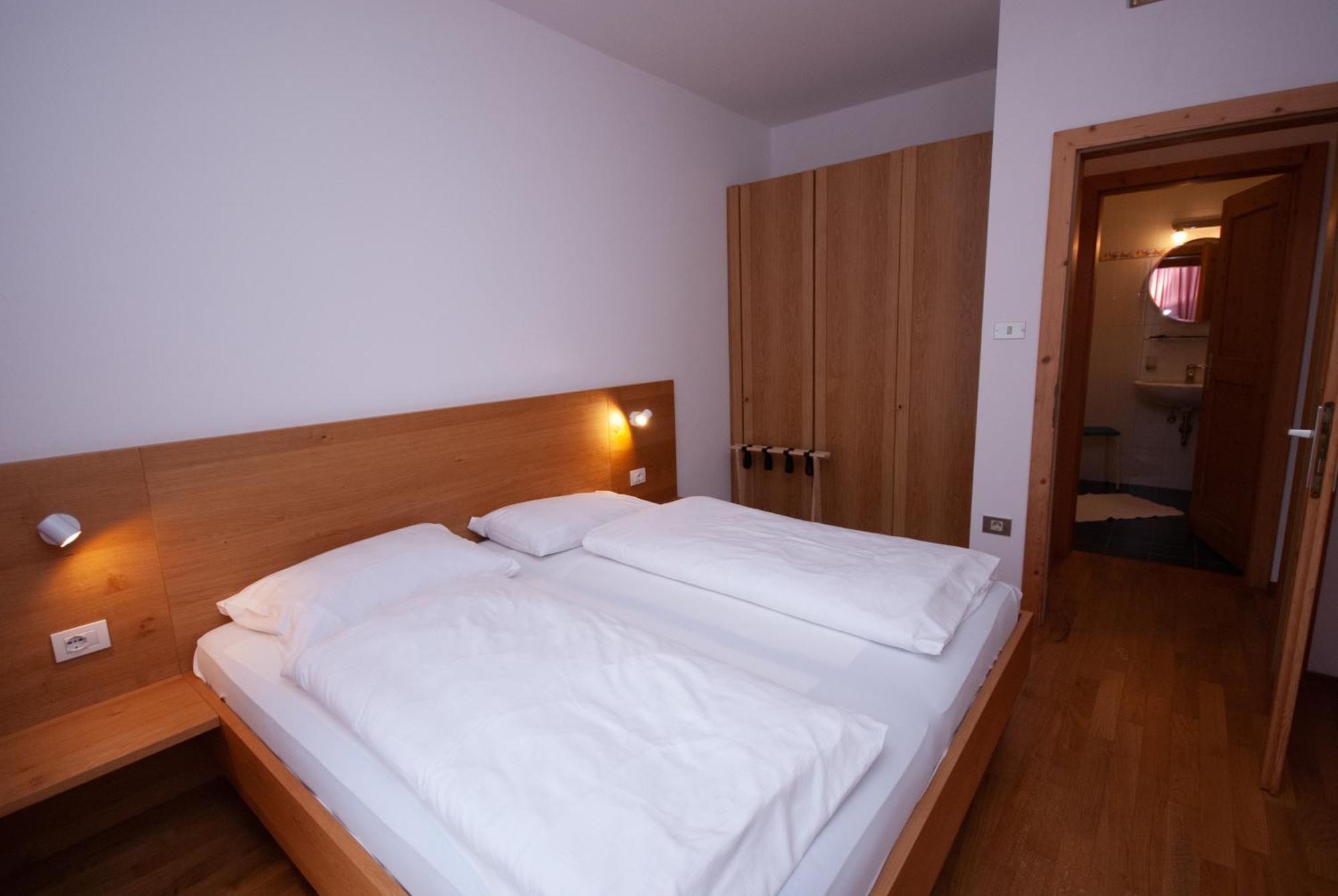 Garni Hofer Aparthotel Sexten Exterior photo
