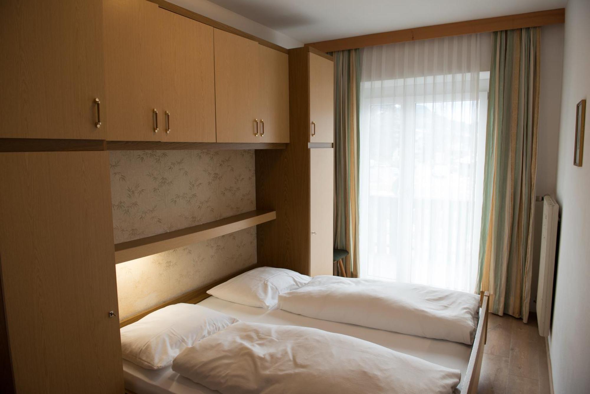 Garni Hofer Aparthotel Sexten Exterior photo